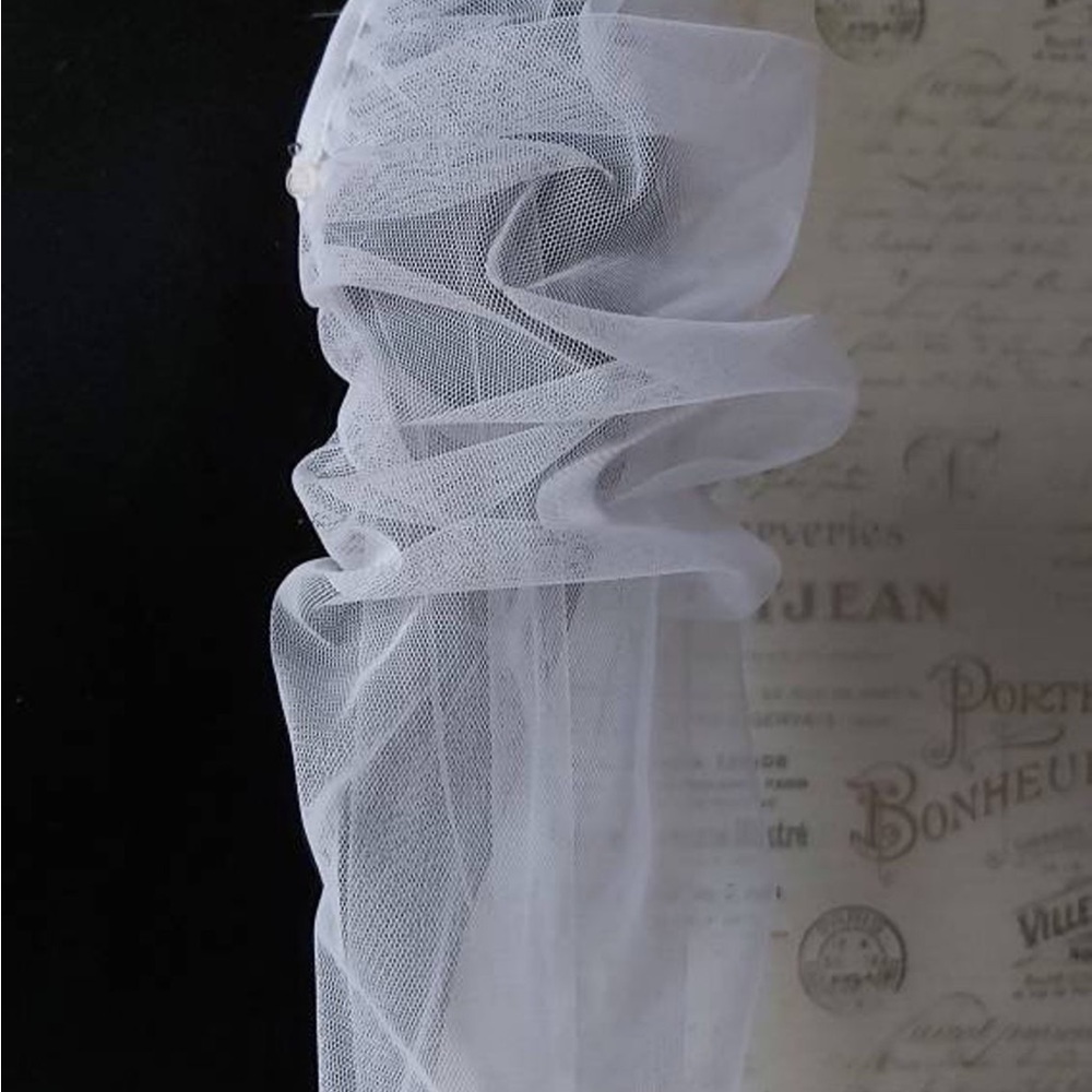 Sleeves with puffy shoulder